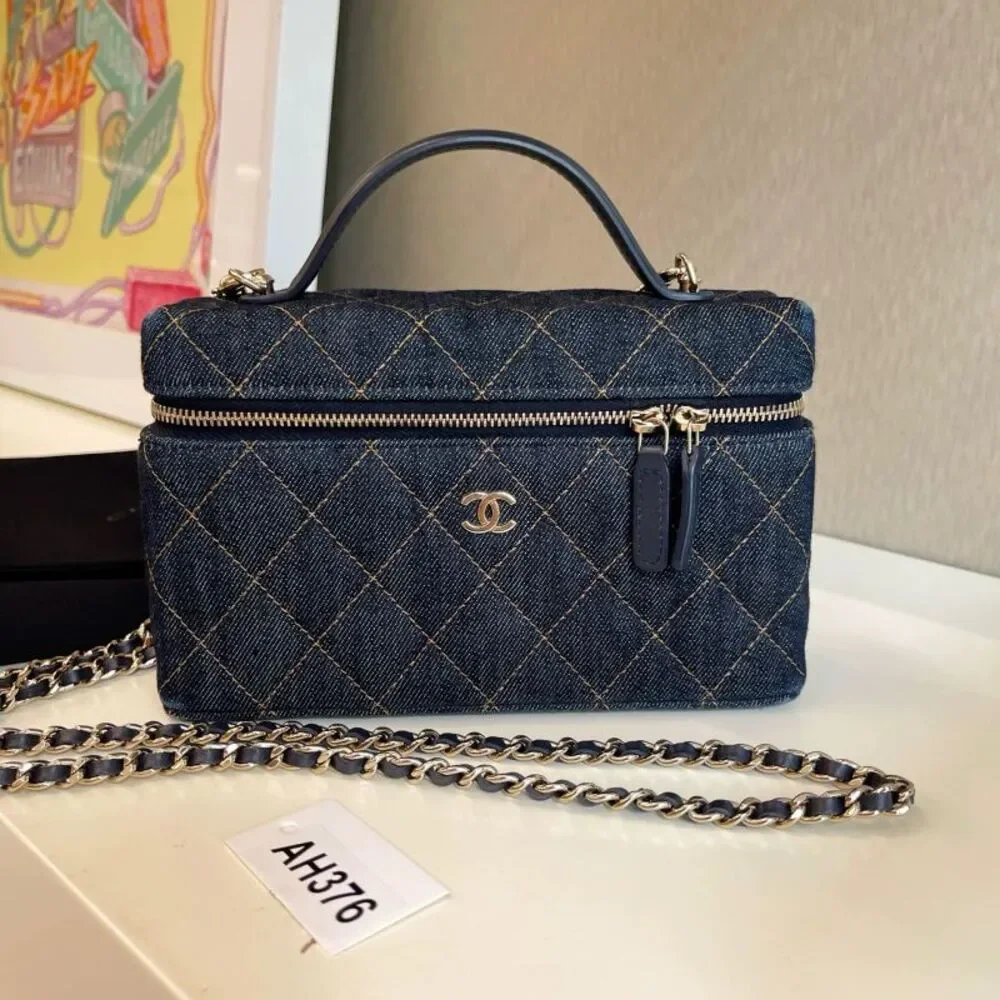 Chanel Women Pre-Loved Bag Very Good Condition